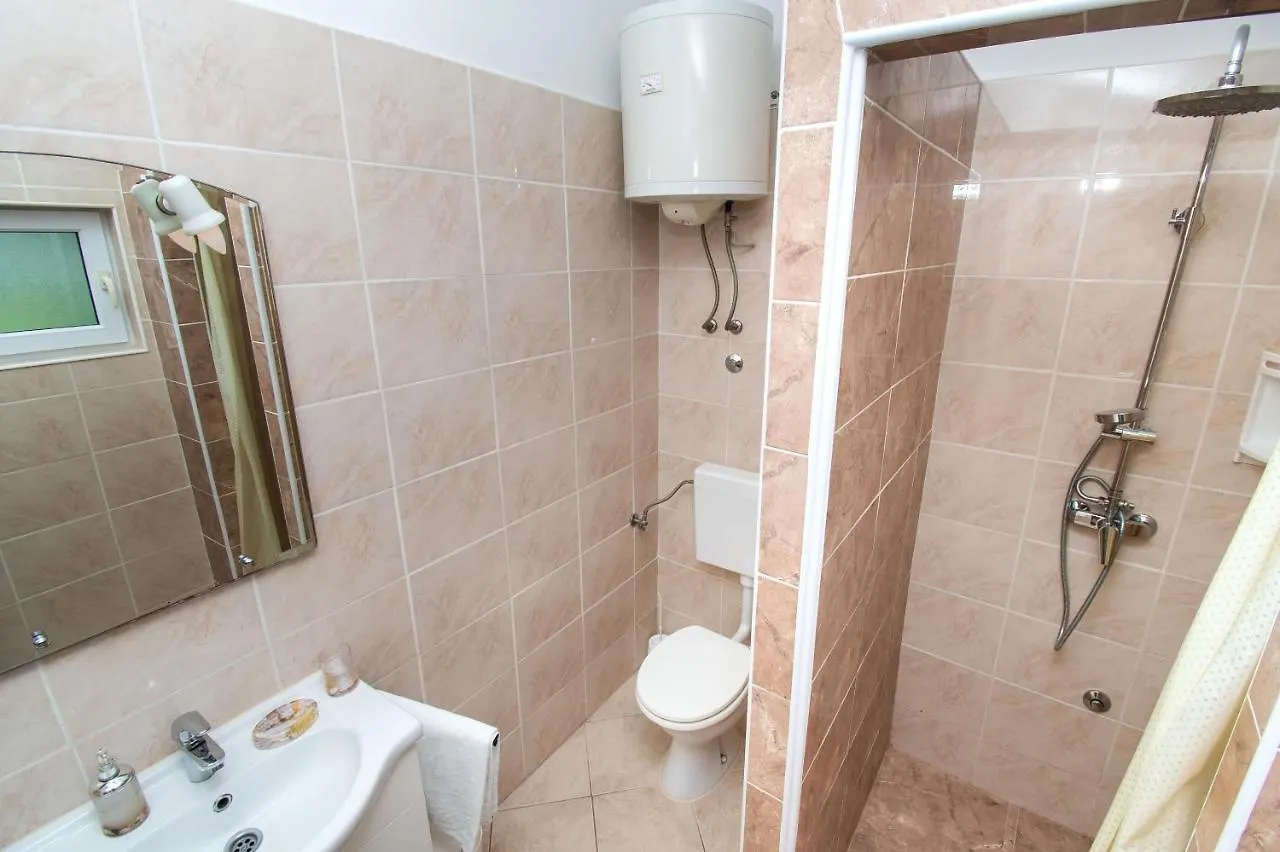 Apartment Ivan Vrsi 0*,  Croatia