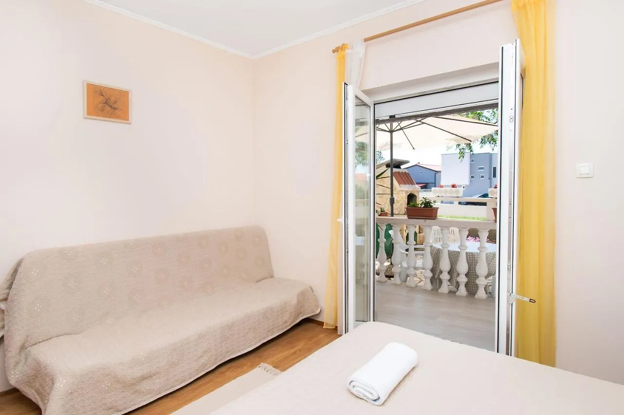 Apartment Ivan Vrsi