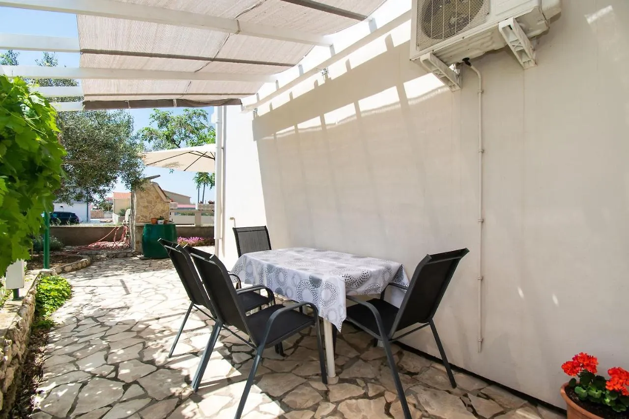 Apartment Ivan Vrsi